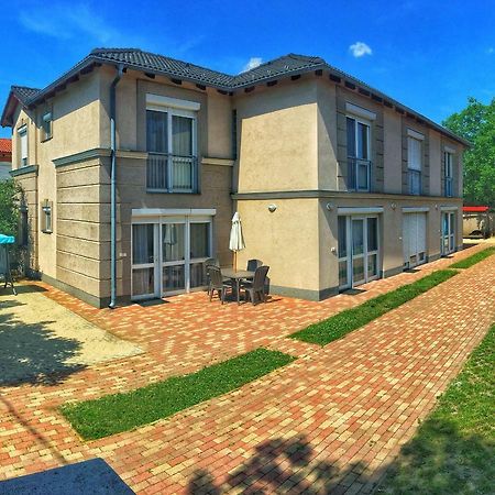 Iris Vendégház Hajdúszoboszló Exterior foto