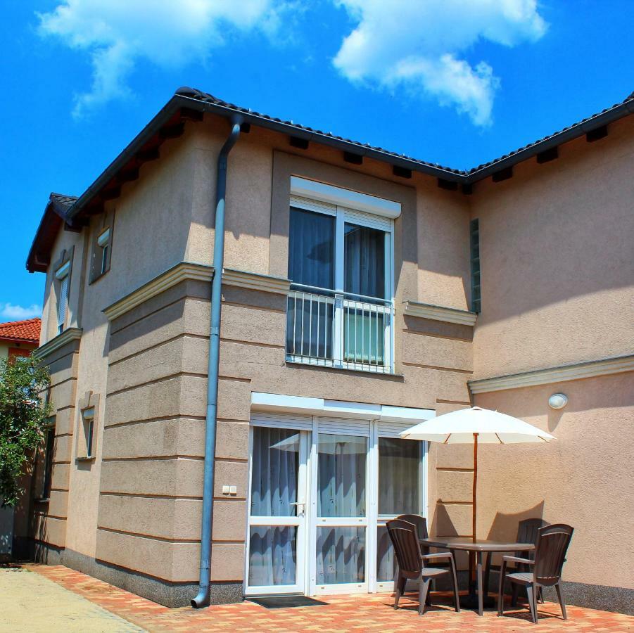Iris Vendégház Hajdúszoboszló Exterior foto